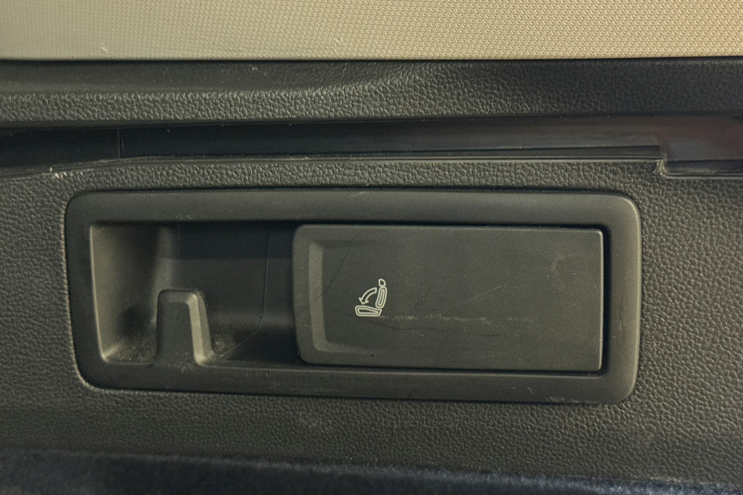 sininen Volkswagen Golf 2022 kuva 31.