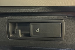 sininen Volkswagen Golf 2022 kuva 31.