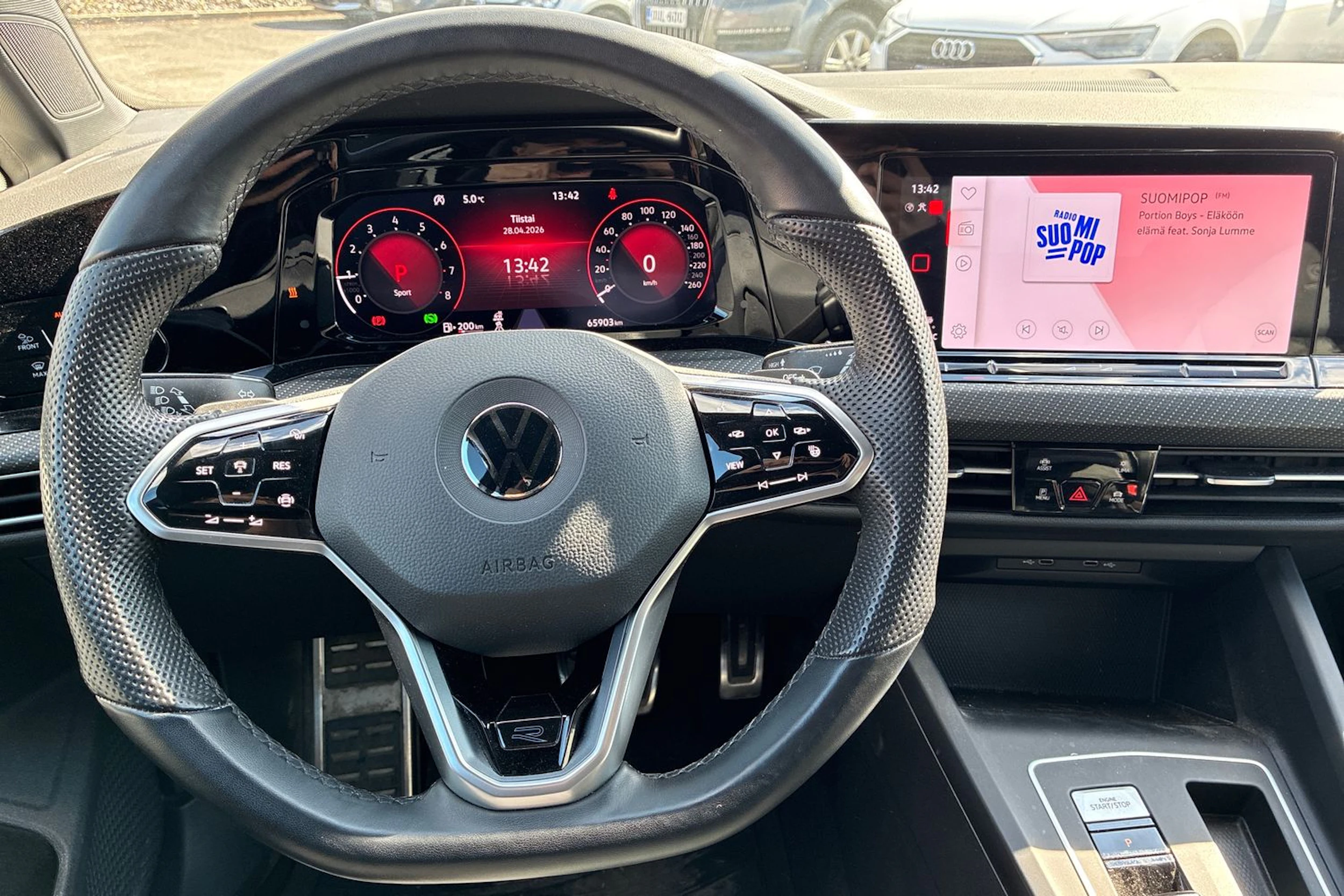 sininen Volkswagen Golf 2022 kuva 5.