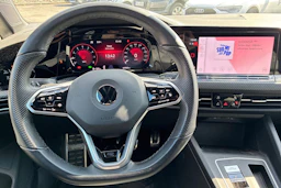 sininen Volkswagen Golf 2022 kuva 5.