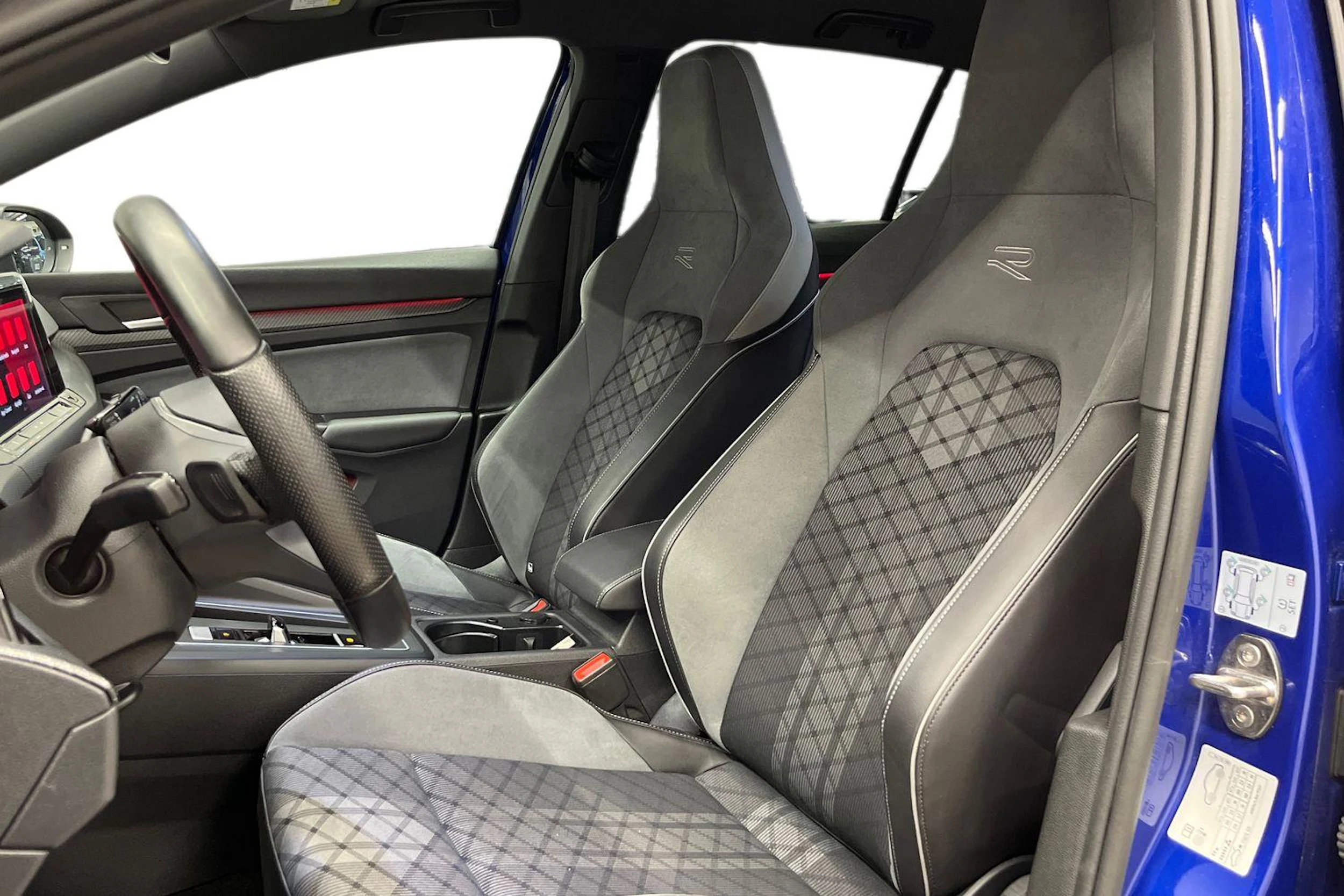 sininen Volkswagen Golf 2022 kuva 9.