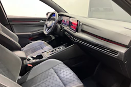 sininen Volkswagen Golf 2022 kuva 13.