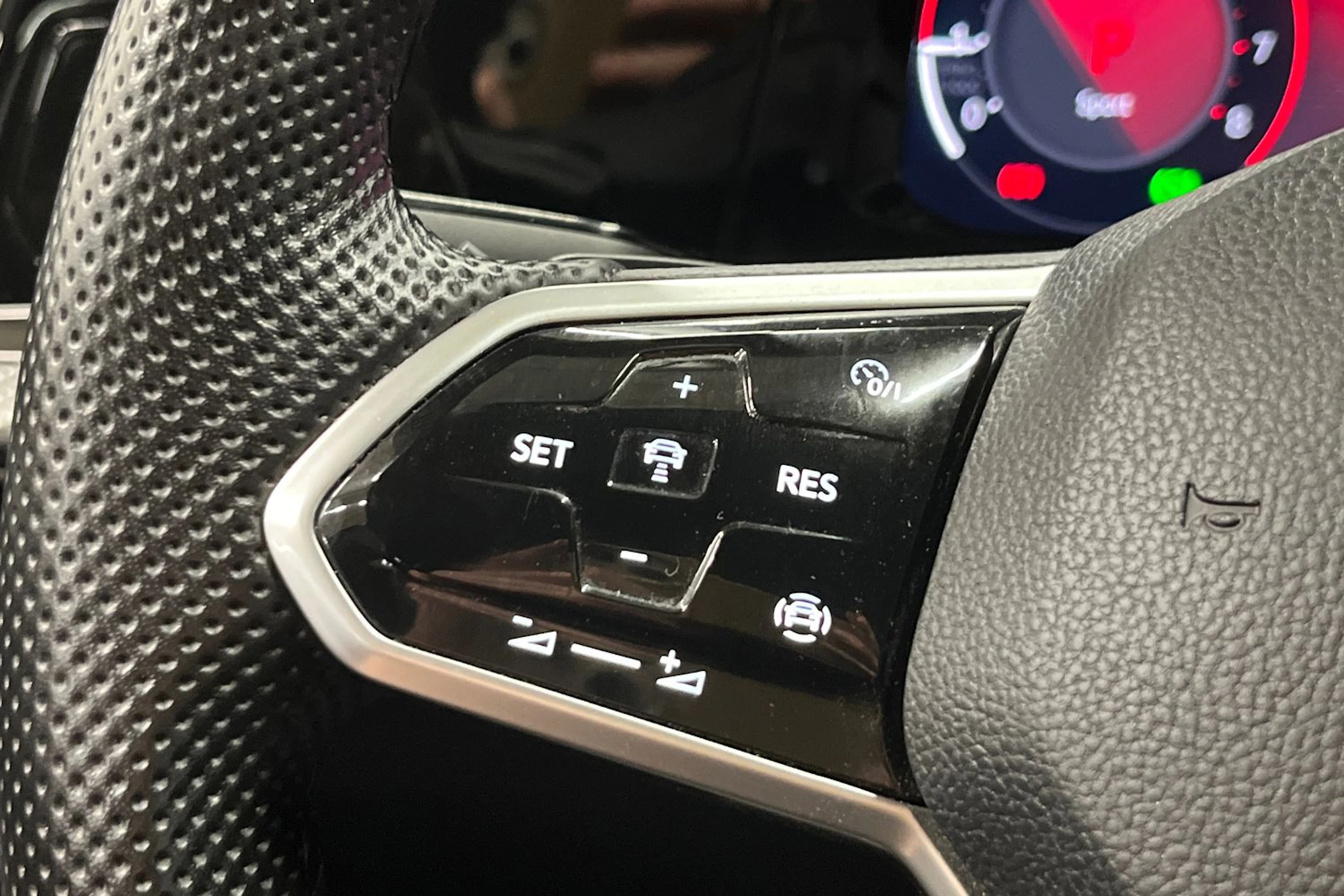sininen Volkswagen Golf 2022 kuva 18.