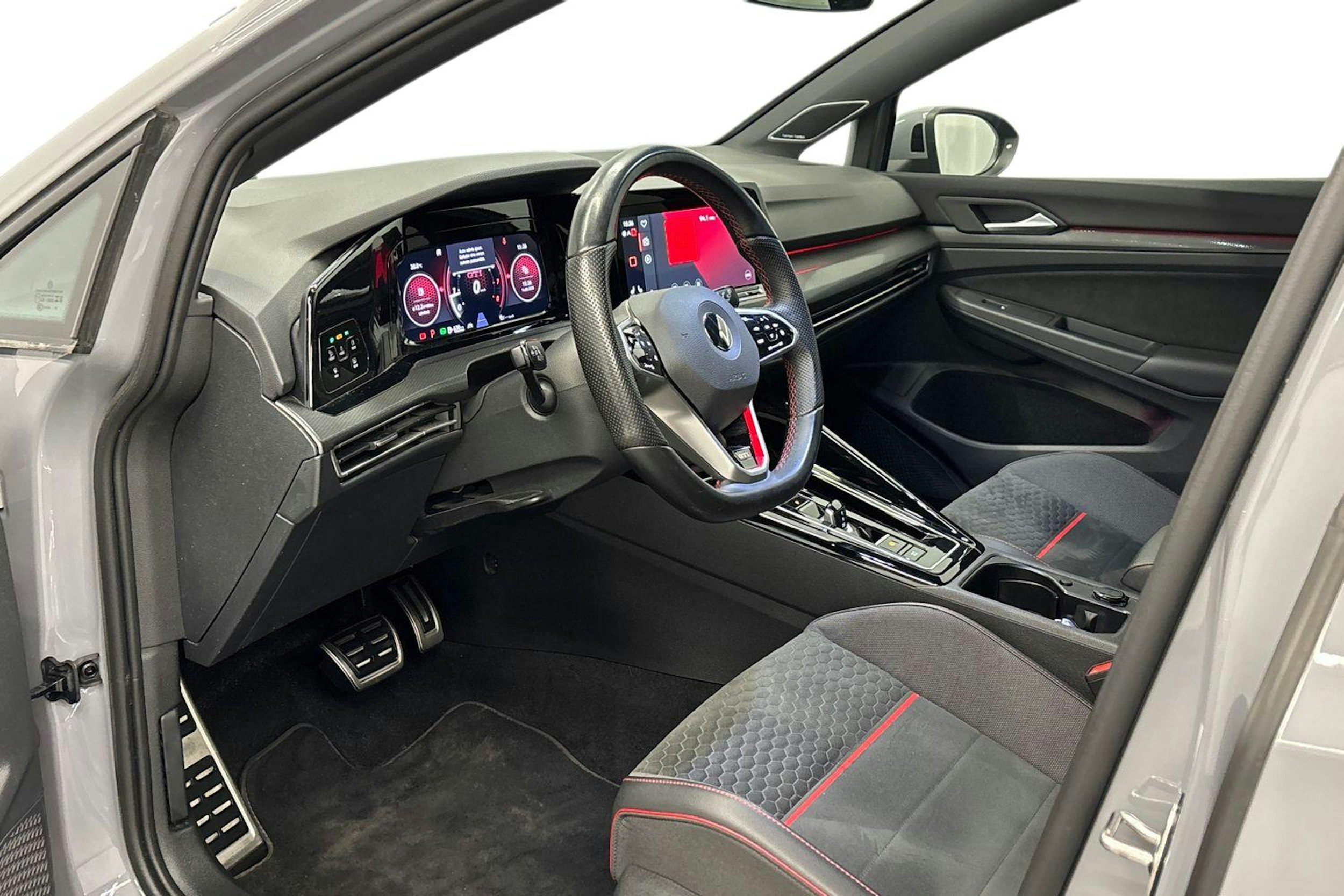 harmaa Volkswagen Golf 2022 kuva 7.