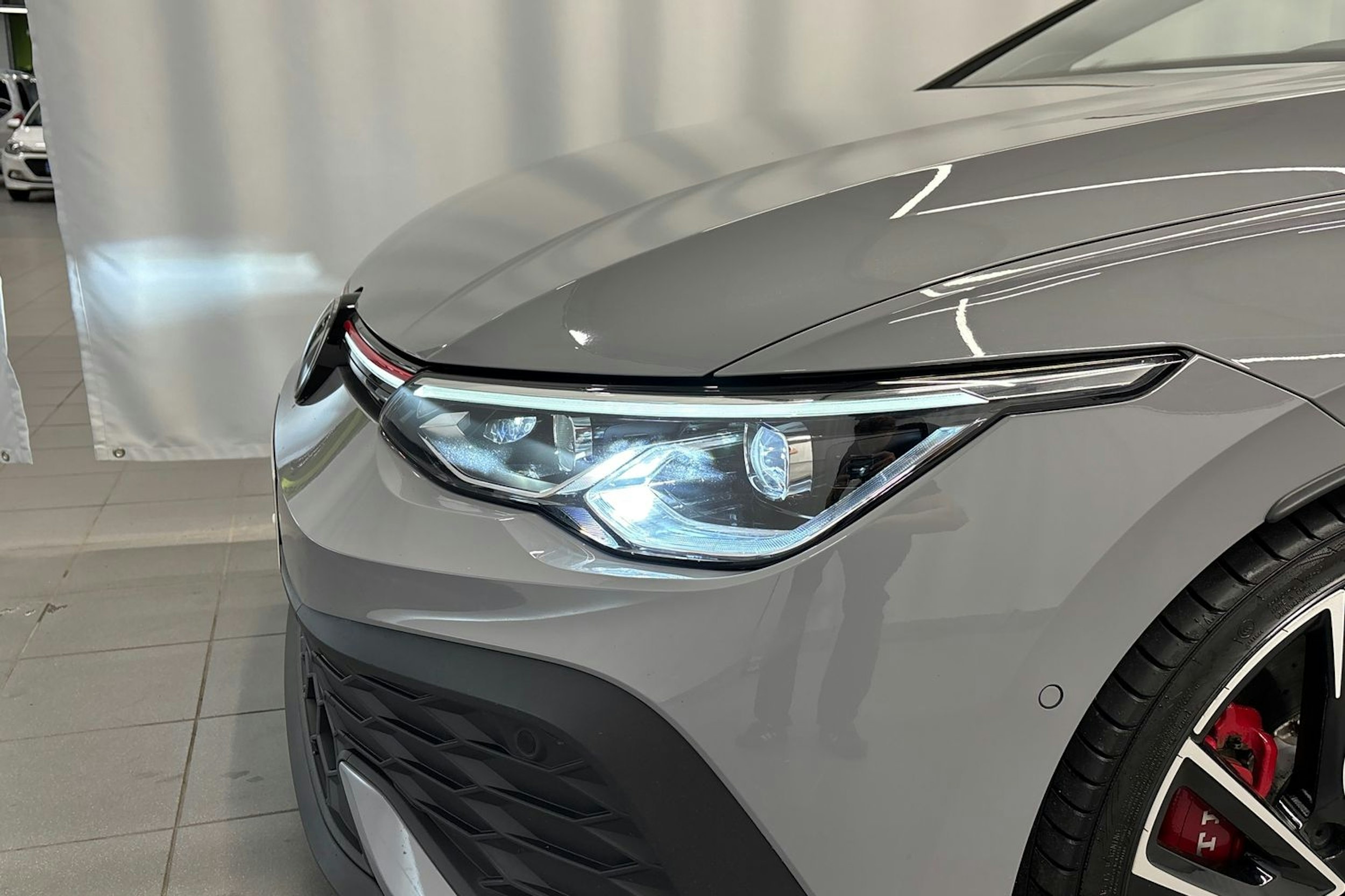 harmaa Volkswagen Golf 2022 kuva 27.