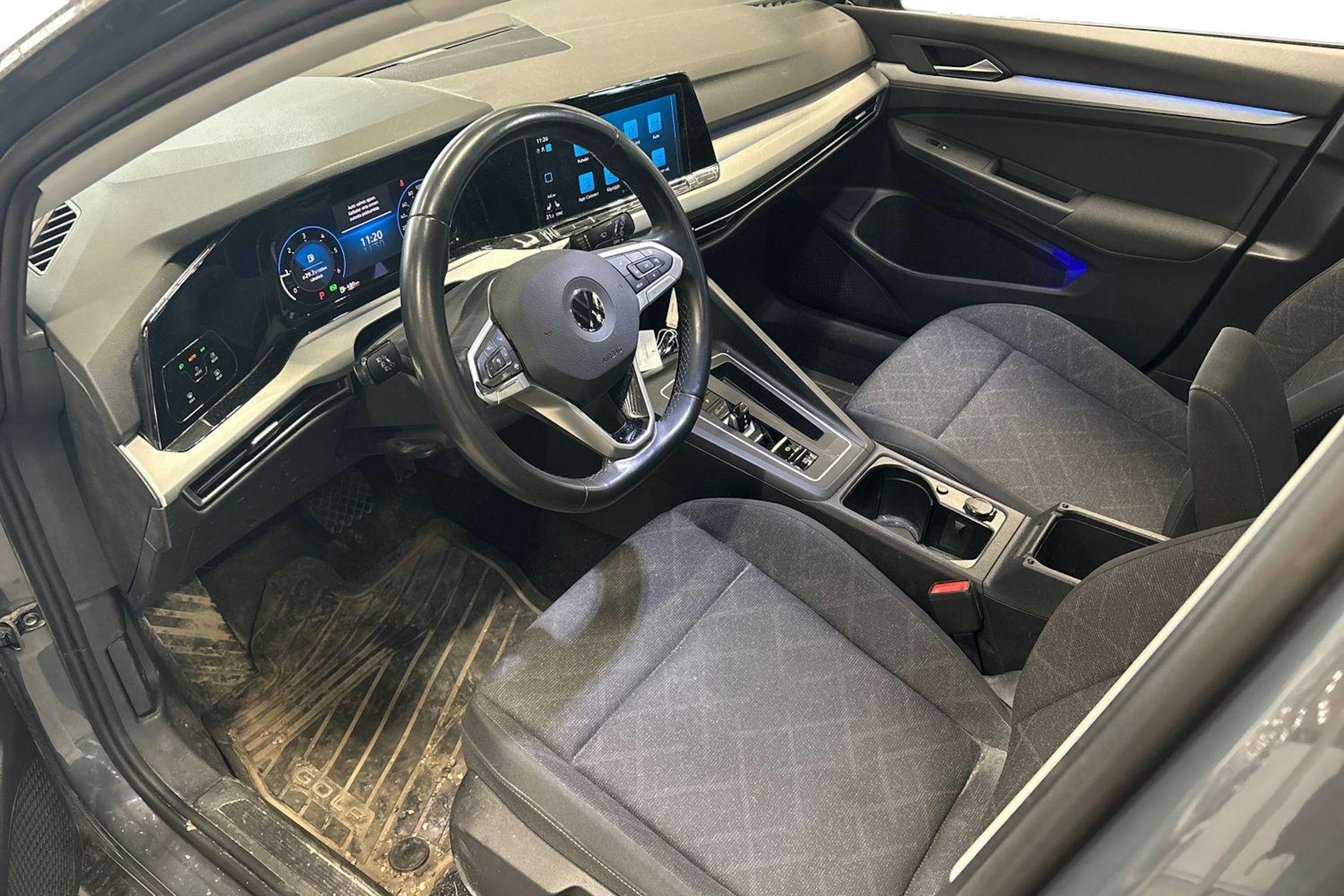 harmaa Volkswagen Golf 2022 kuva 3.