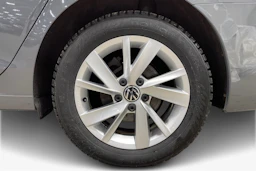 harmaa Volkswagen Golf 2022 kuva 9.