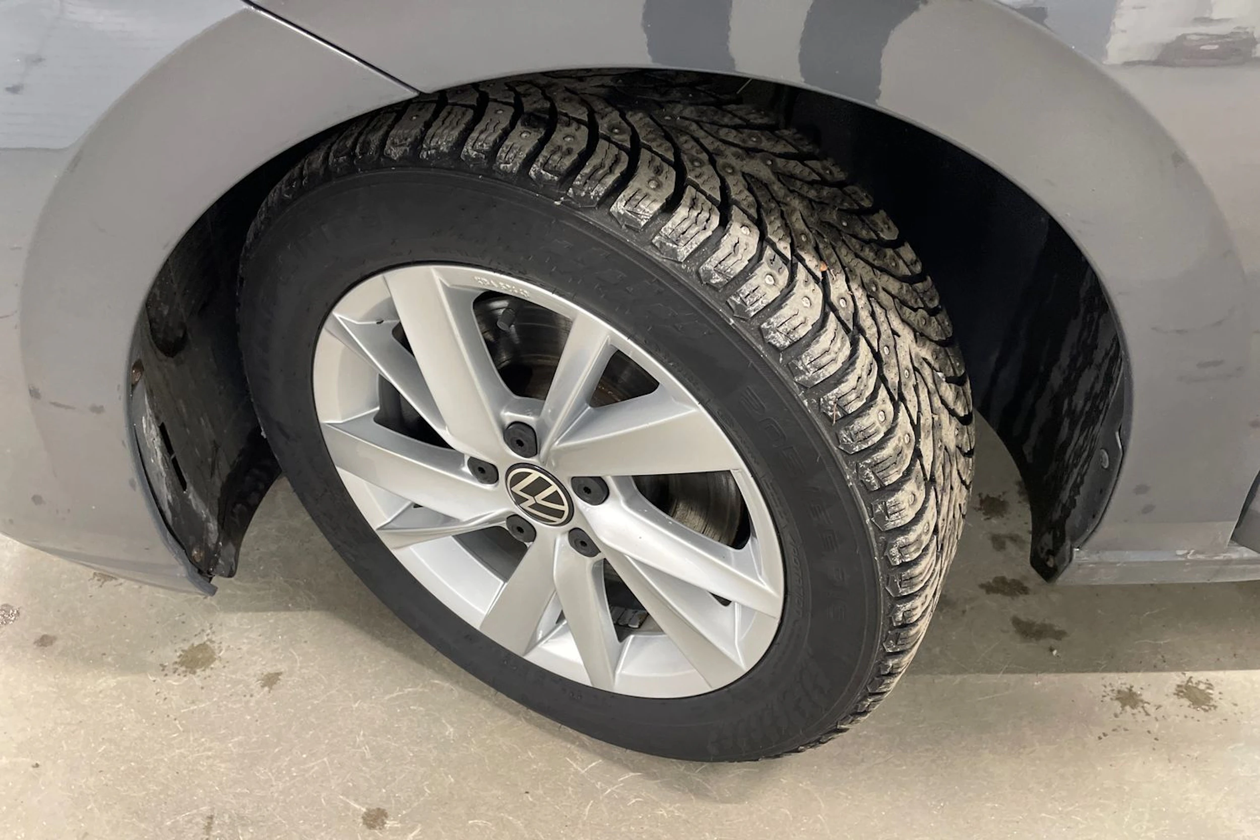 harmaa Volkswagen Golf 2022 kuva 10.