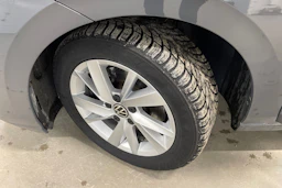 harmaa Volkswagen Golf 2022 kuva 10.