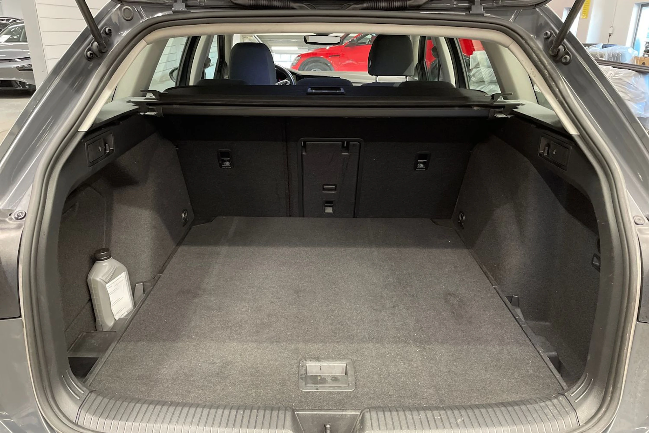 harmaa Volkswagen Golf 2022 kuva 12.