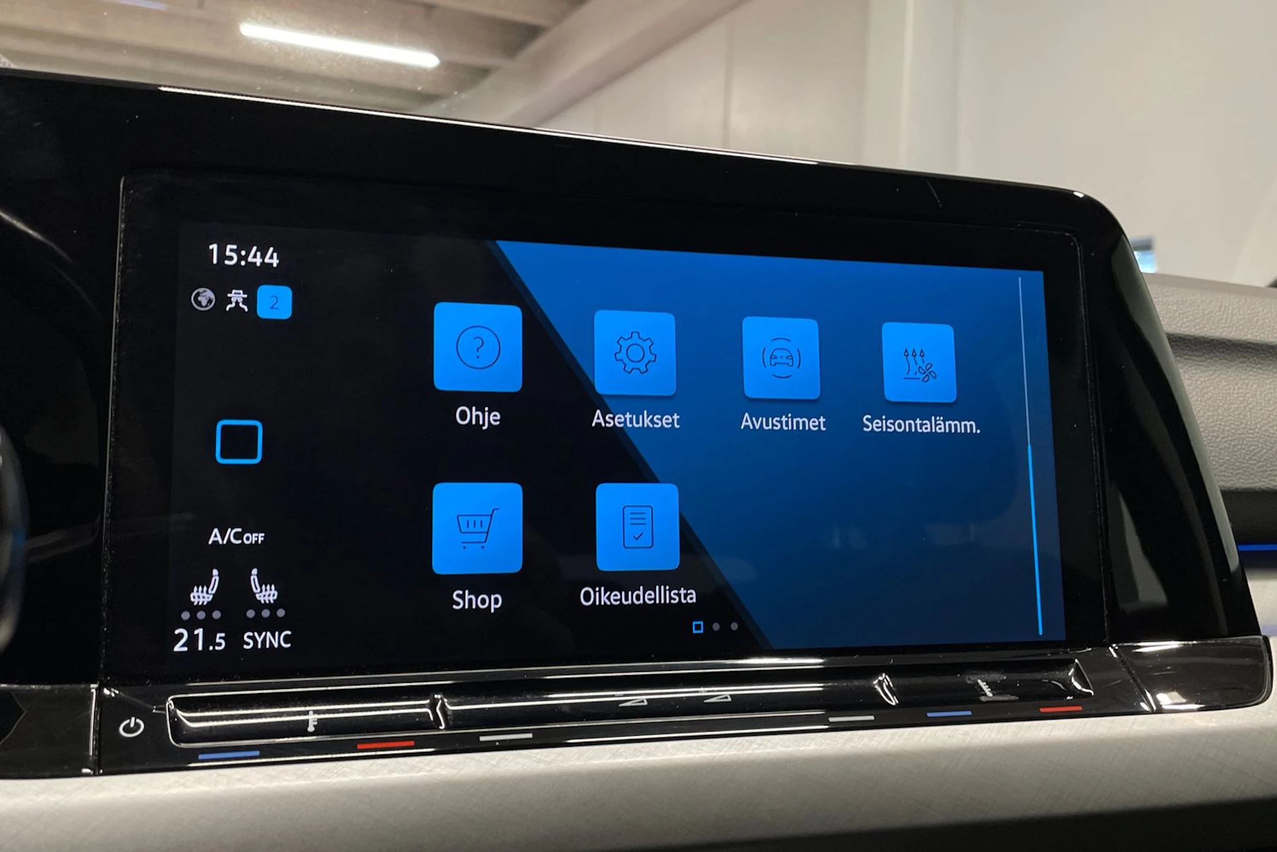 harmaa Volkswagen Golf 2022 kuva 15.