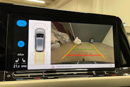 harmaa Volkswagen Golf 2022 kuva 18.