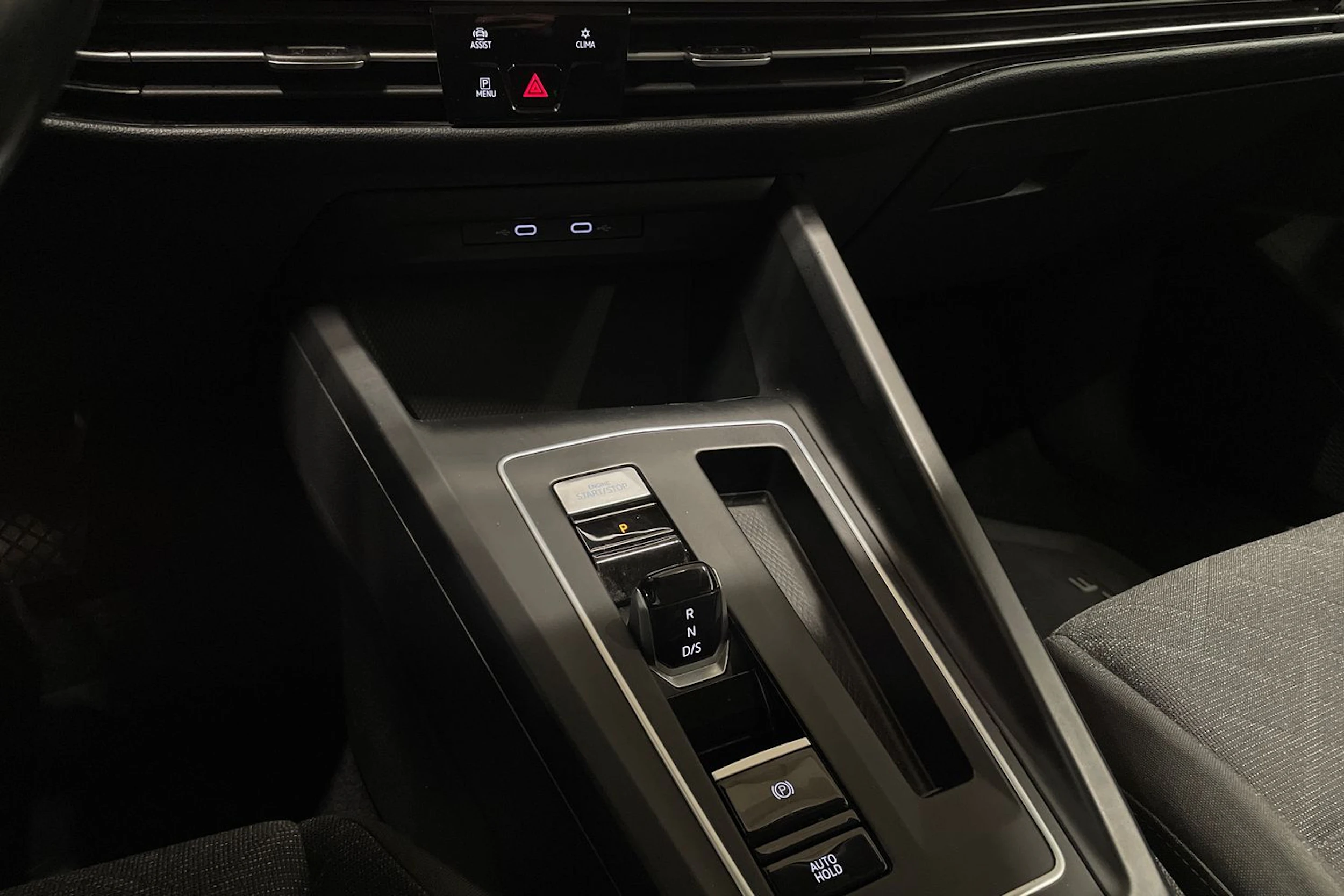 harmaa Volkswagen Golf 2022 kuva 19.