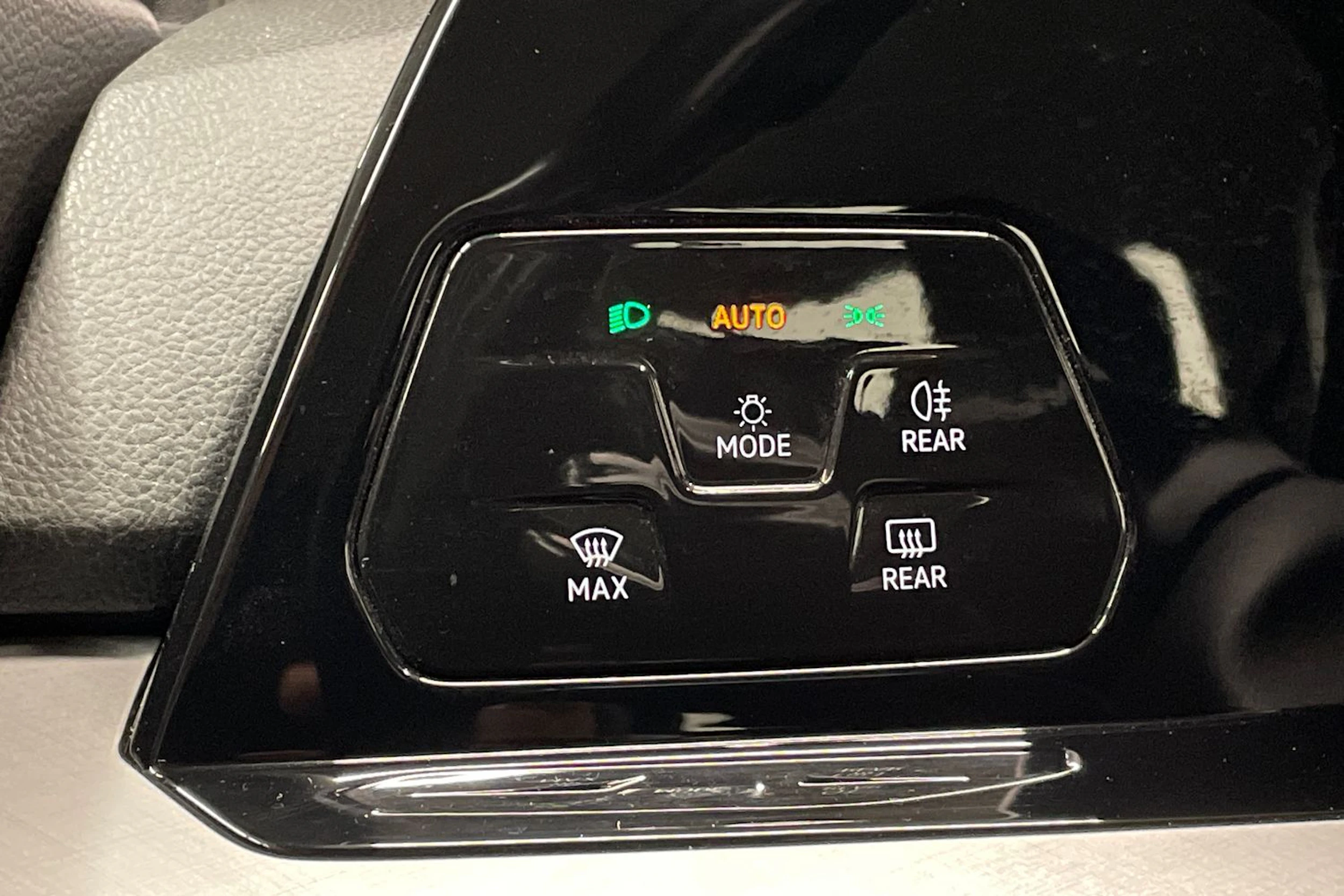 harmaa Volkswagen Golf 2022 kuva 20.