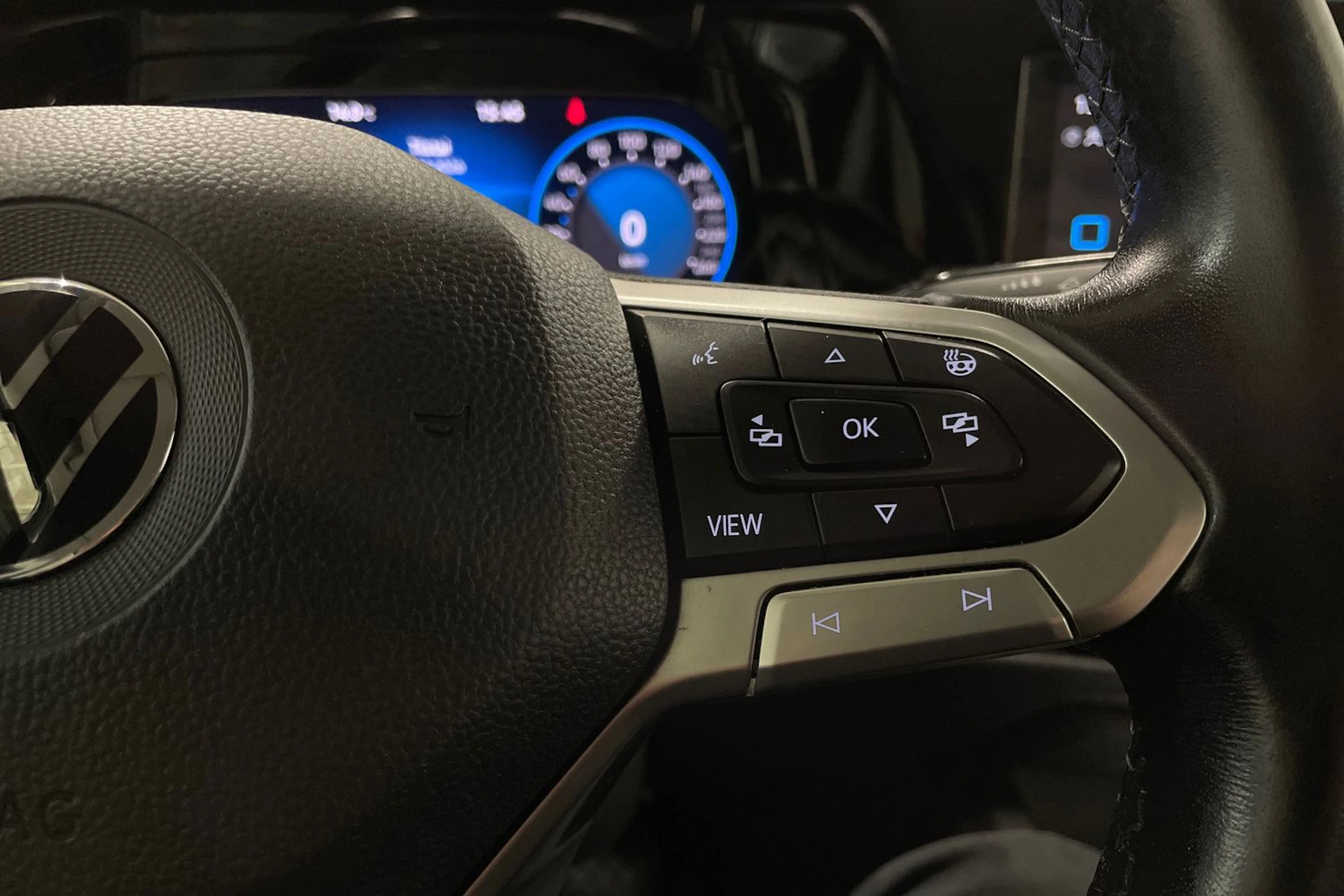 harmaa Volkswagen Golf 2022 kuva 22.