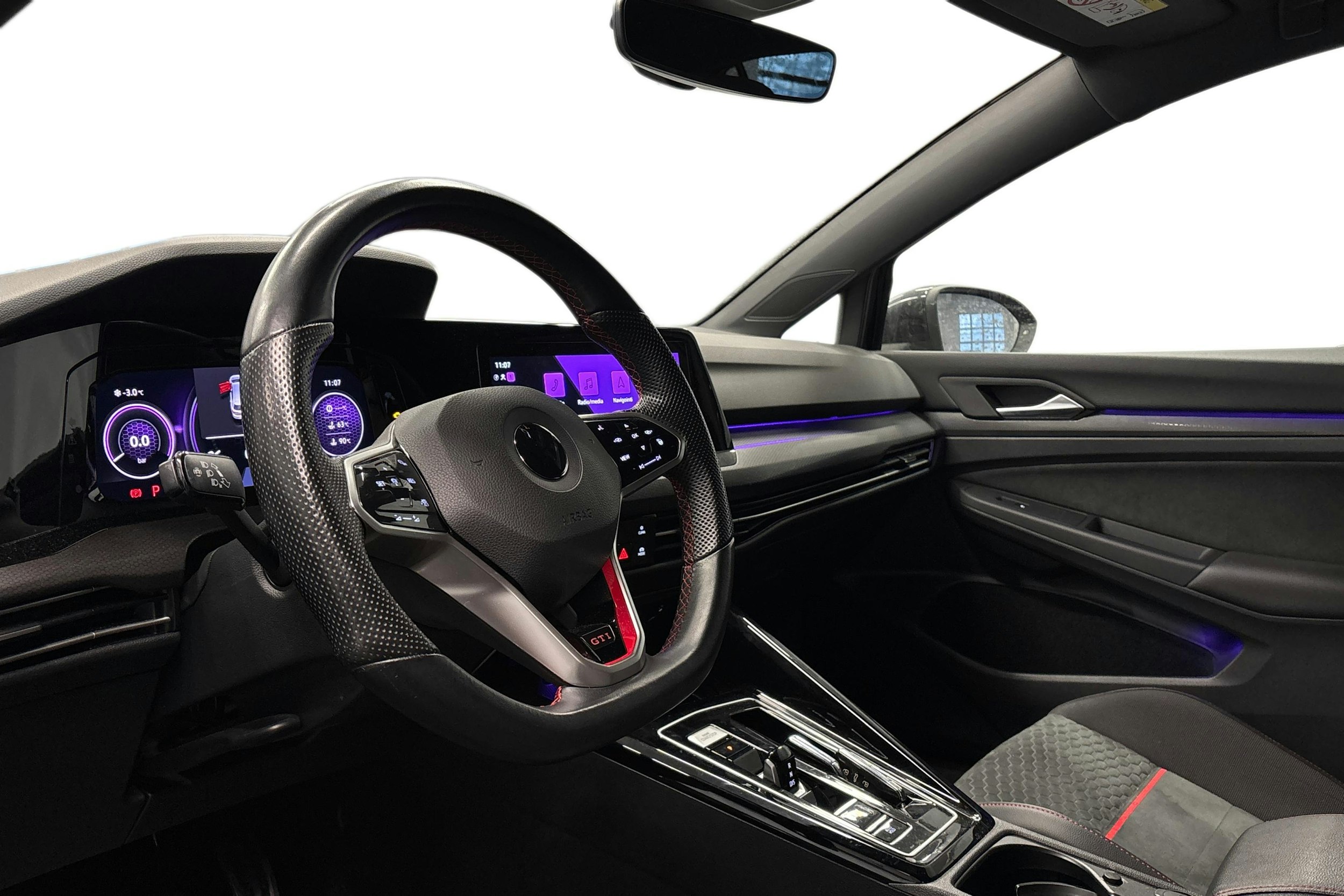 musta Volkswagen Golf 2023 kuva 3.