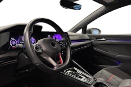 musta Volkswagen Golf 2023 kuva 3.