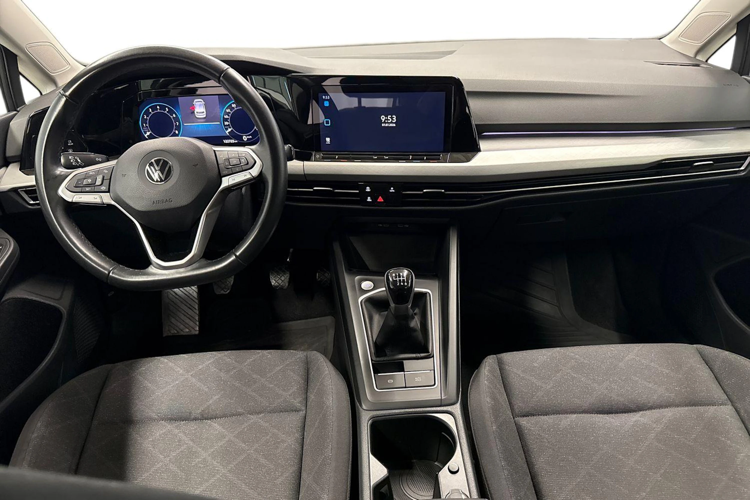 valkoinen Volkswagen Golf 2022 kuva 7.