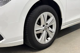valkoinen Volkswagen Golf 2022 kuva 10.