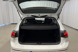 valkoinen Volkswagen Golf 2022 kuva 12.