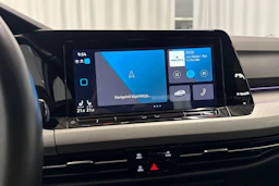 valkoinen Volkswagen Golf 2022 kuva 16.