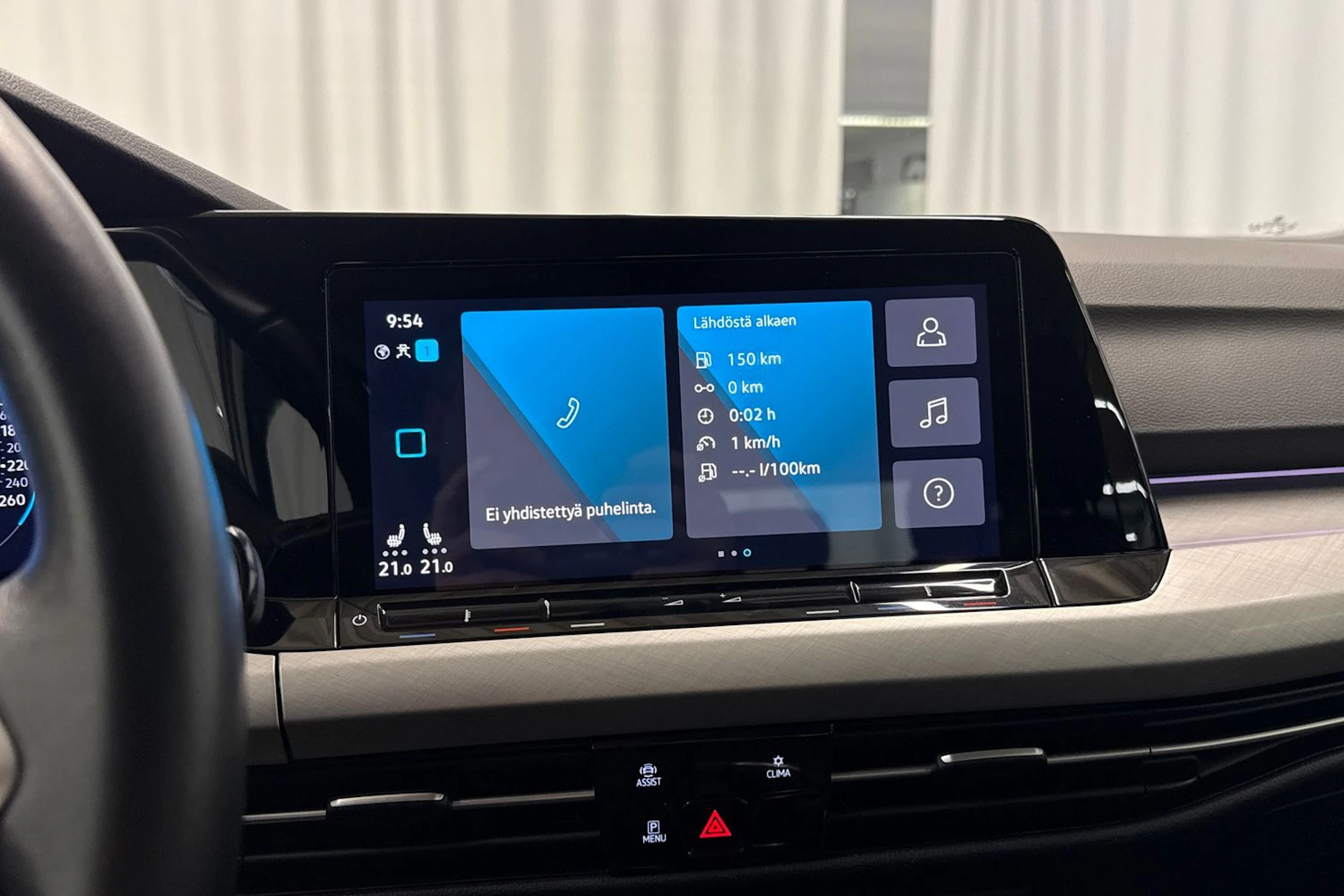valkoinen Volkswagen Golf 2022 kuva 17.