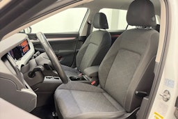 valkoinen Volkswagen Golf 2022 kuva 11.