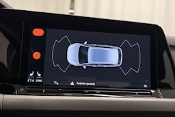 valkoinen Volkswagen Golf 2022 kuva 15.