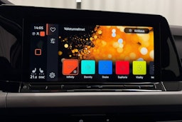 valkoinen Volkswagen Golf 2022 kuva 17.