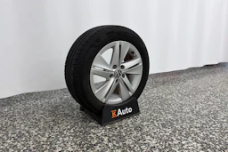 Valkoinen Volkswagen GOLF 2022 kuva 10.