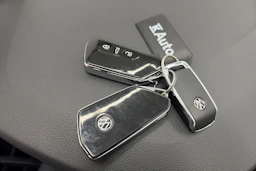 Valkoinen Volkswagen GOLF 2022 kuva 22.