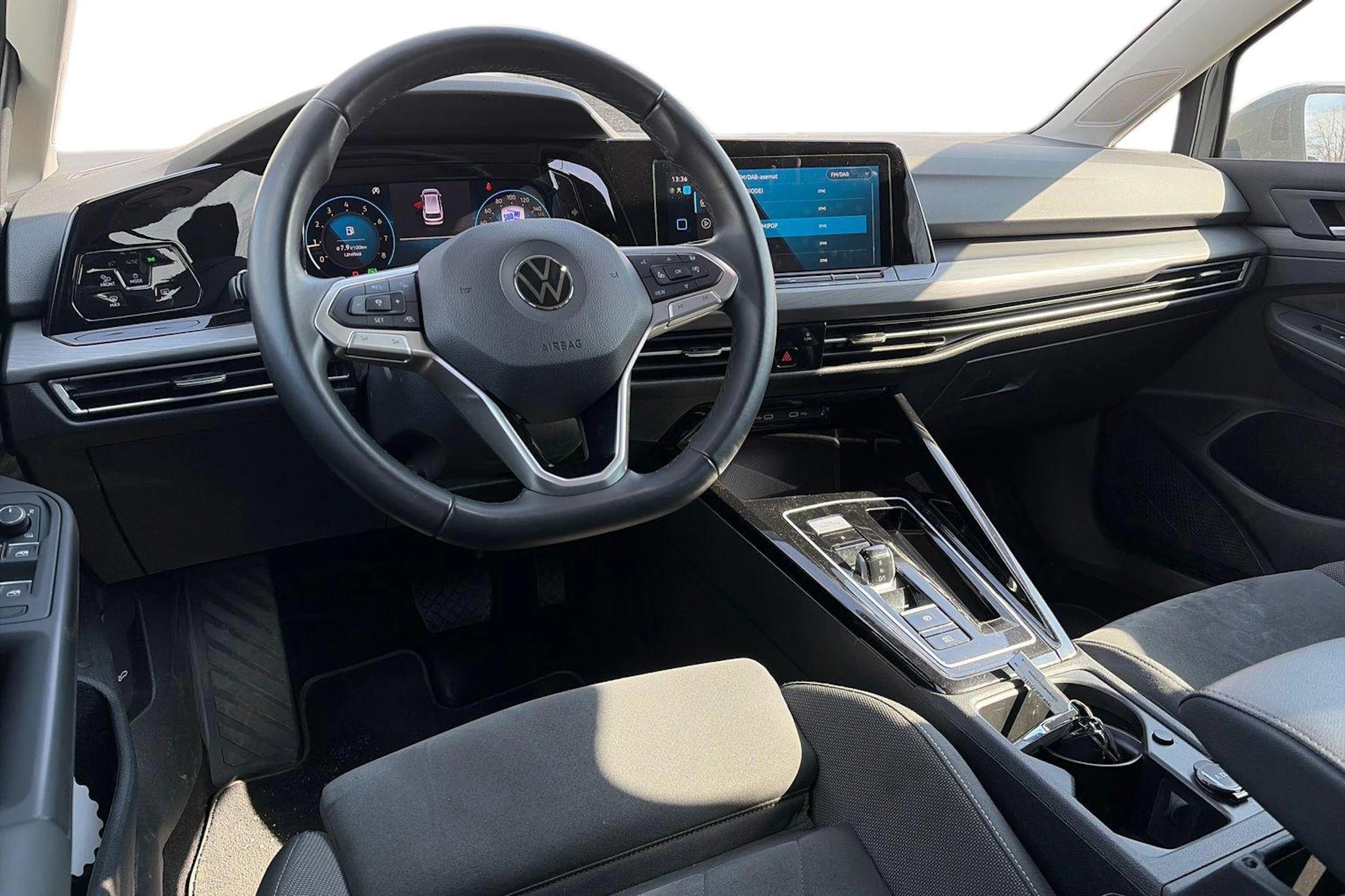 Harmaa Volkswagen GOLF 2023 kuva 3.