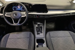 sininen Volkswagen Golf 2022 kuva 9.