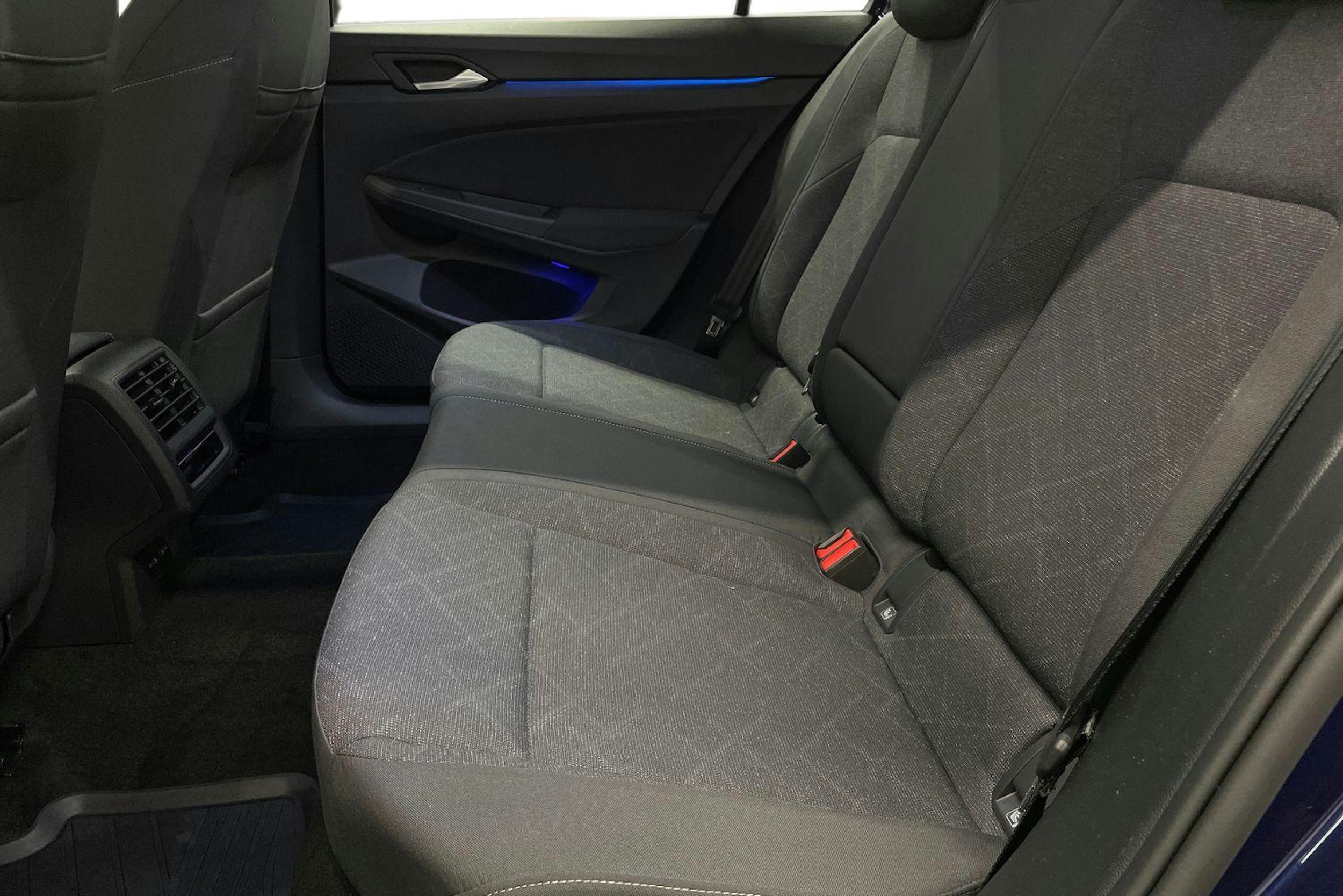 sininen Volkswagen Golf 2022 kuva 10.