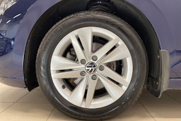 sininen Volkswagen Golf 2022 kuva 11.