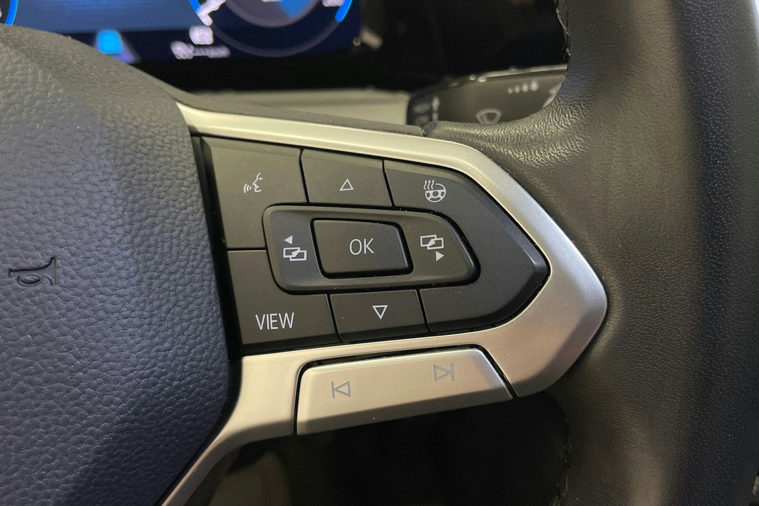 sininen Volkswagen Golf 2022 kuva 17.