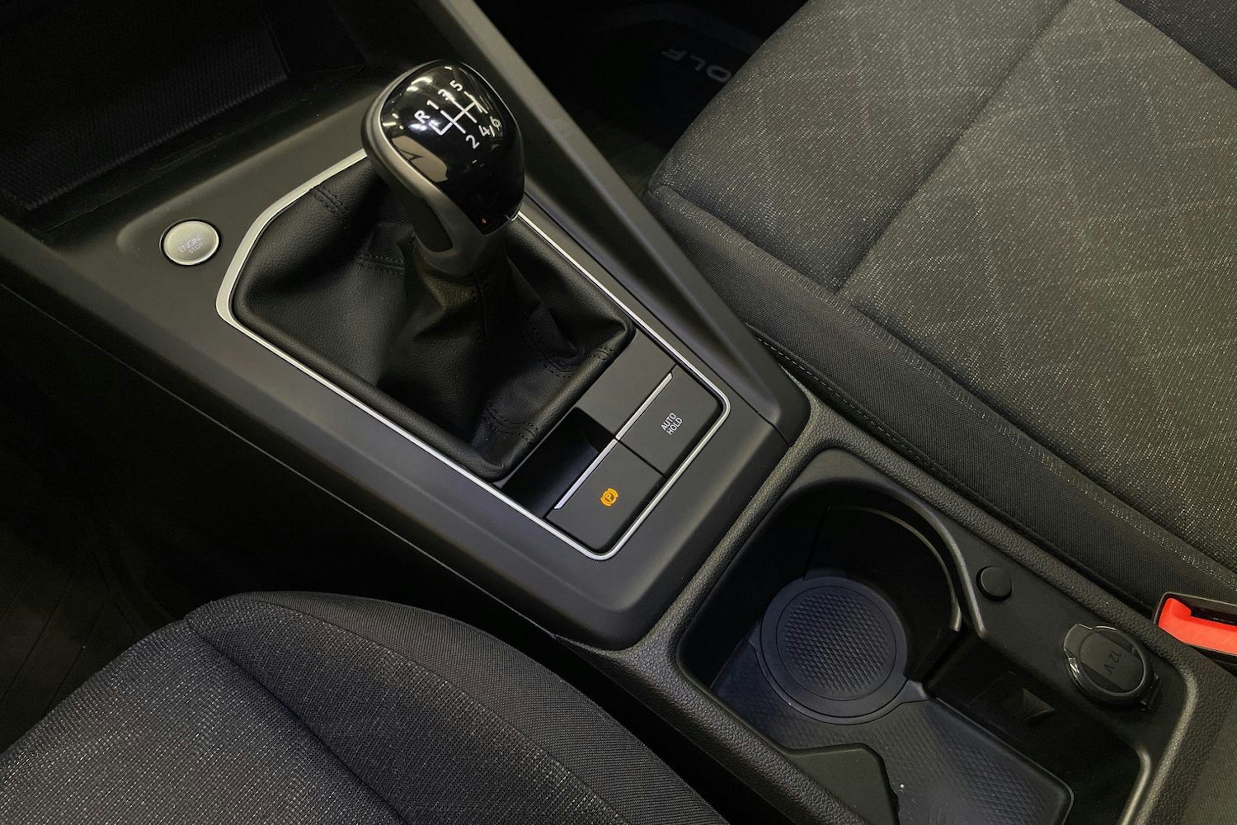 sininen Volkswagen Golf 2022 kuva 18.