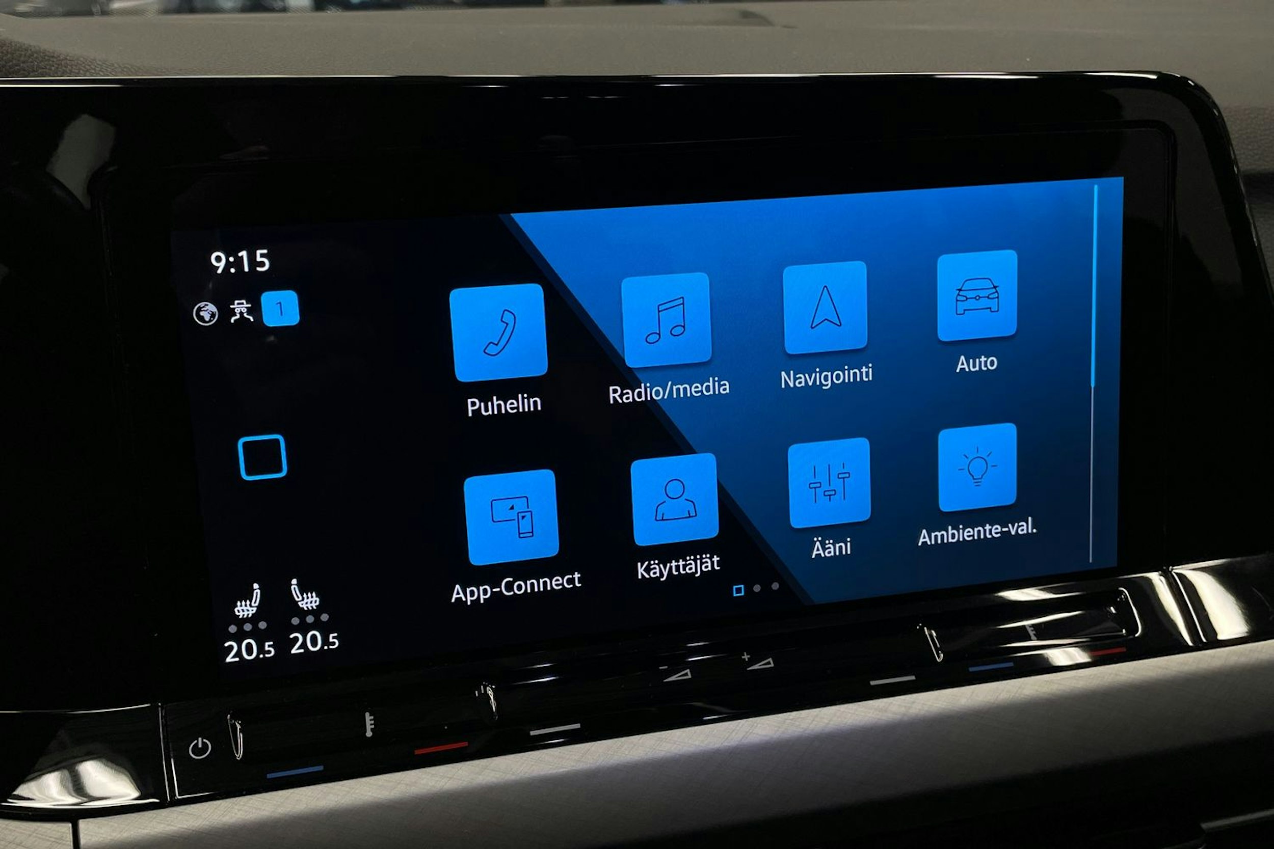 sininen Volkswagen Golf 2022 kuva 20.
