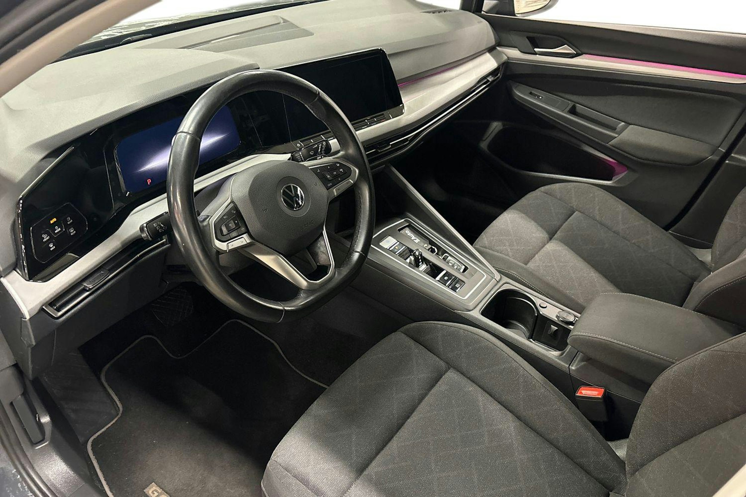 harmaa Volkswagen Golf 2022 kuva 3.