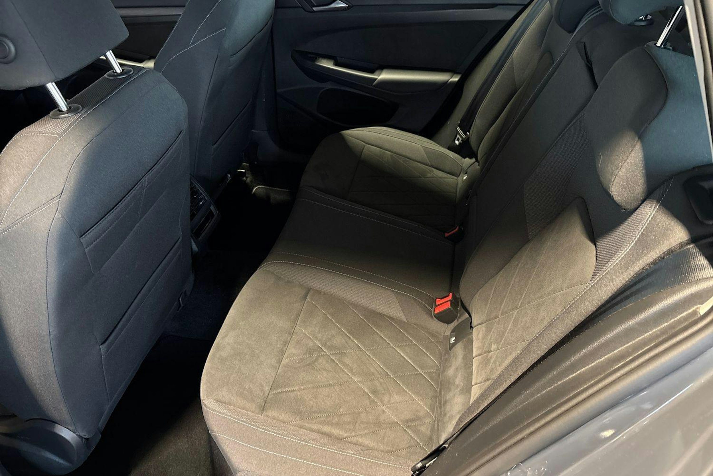 harmaa Volkswagen Golf 2022 kuva 10.