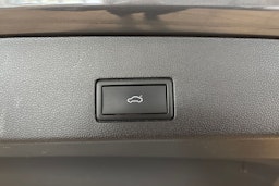 harmaa Volkswagen Golf 2022 kuva 16.