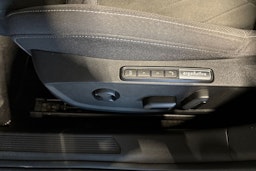 harmaa Volkswagen Golf 2022 kuva 18.