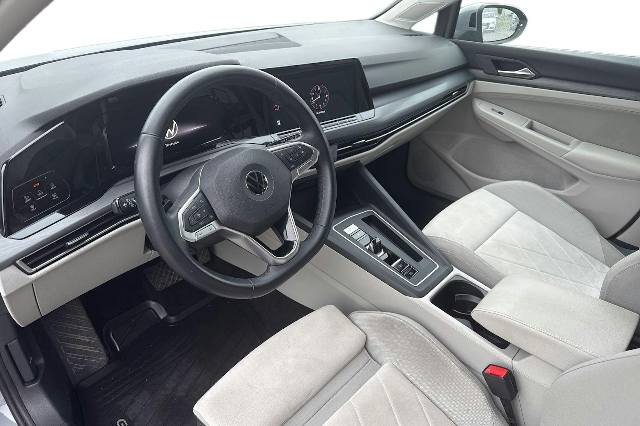 harmaa Volkswagen Golf 2022 kuva 3.