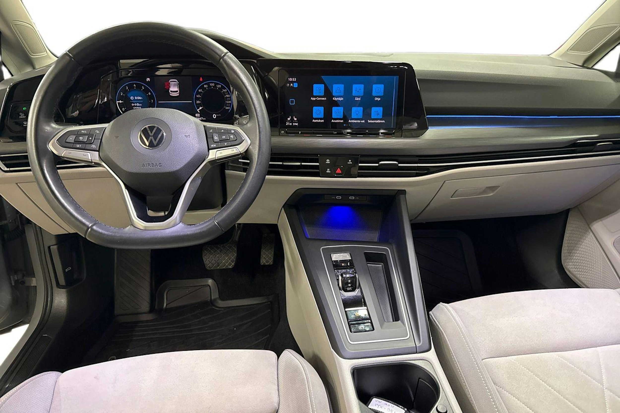 harmaa Volkswagen Golf 2022 kuva 9.