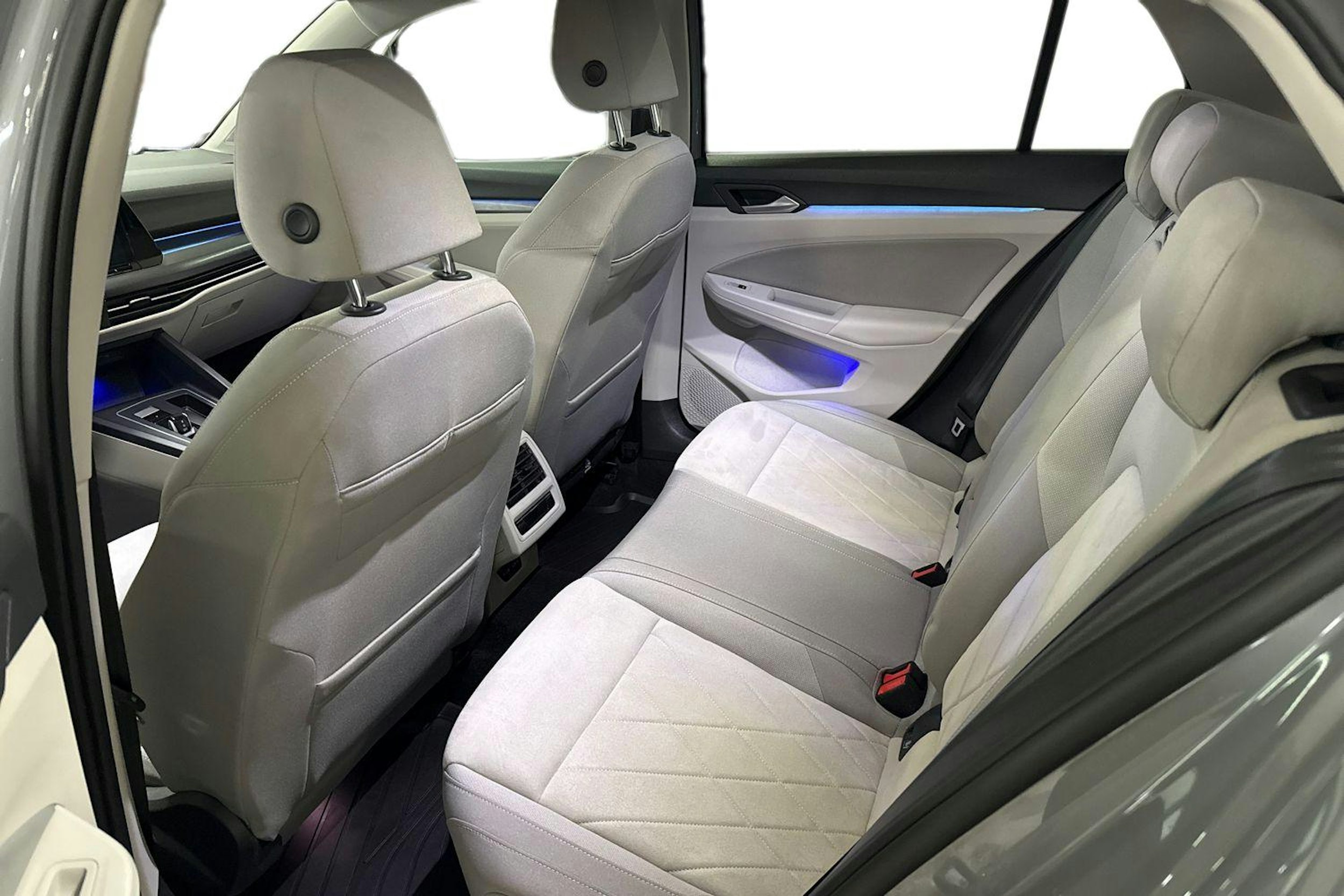 harmaa Volkswagen Golf 2022 kuva 10.