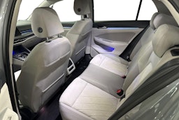 harmaa Volkswagen Golf 2022 kuva 10.