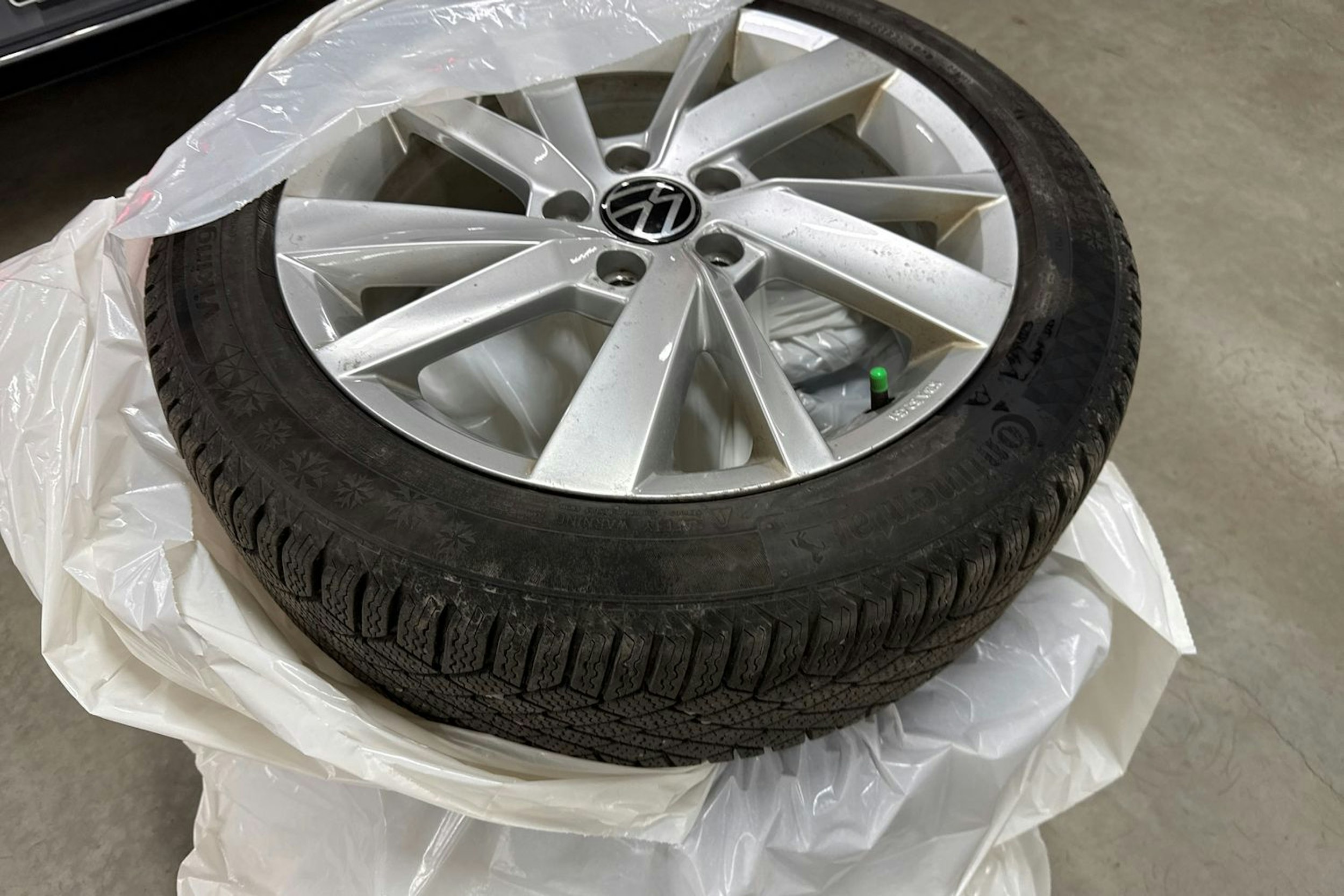 harmaa Volkswagen Golf 2022 kuva 13.