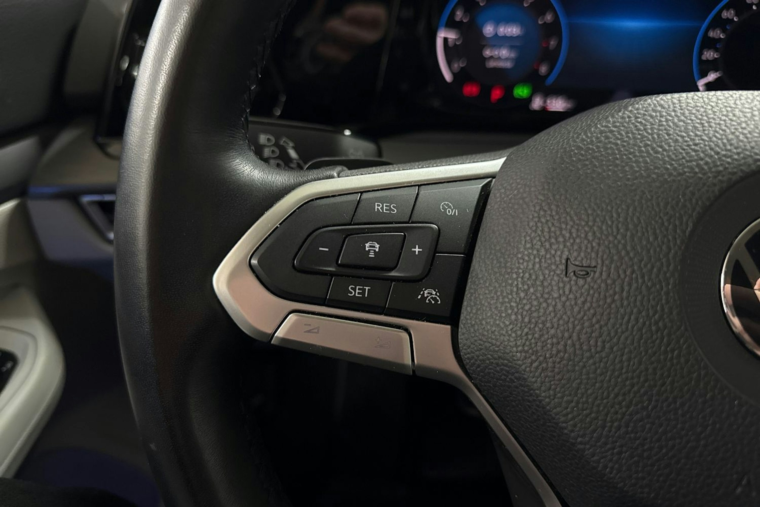 harmaa Volkswagen Golf 2022 kuva 14.