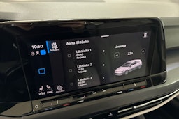 harmaa Volkswagen Golf 2022 kuva 19.