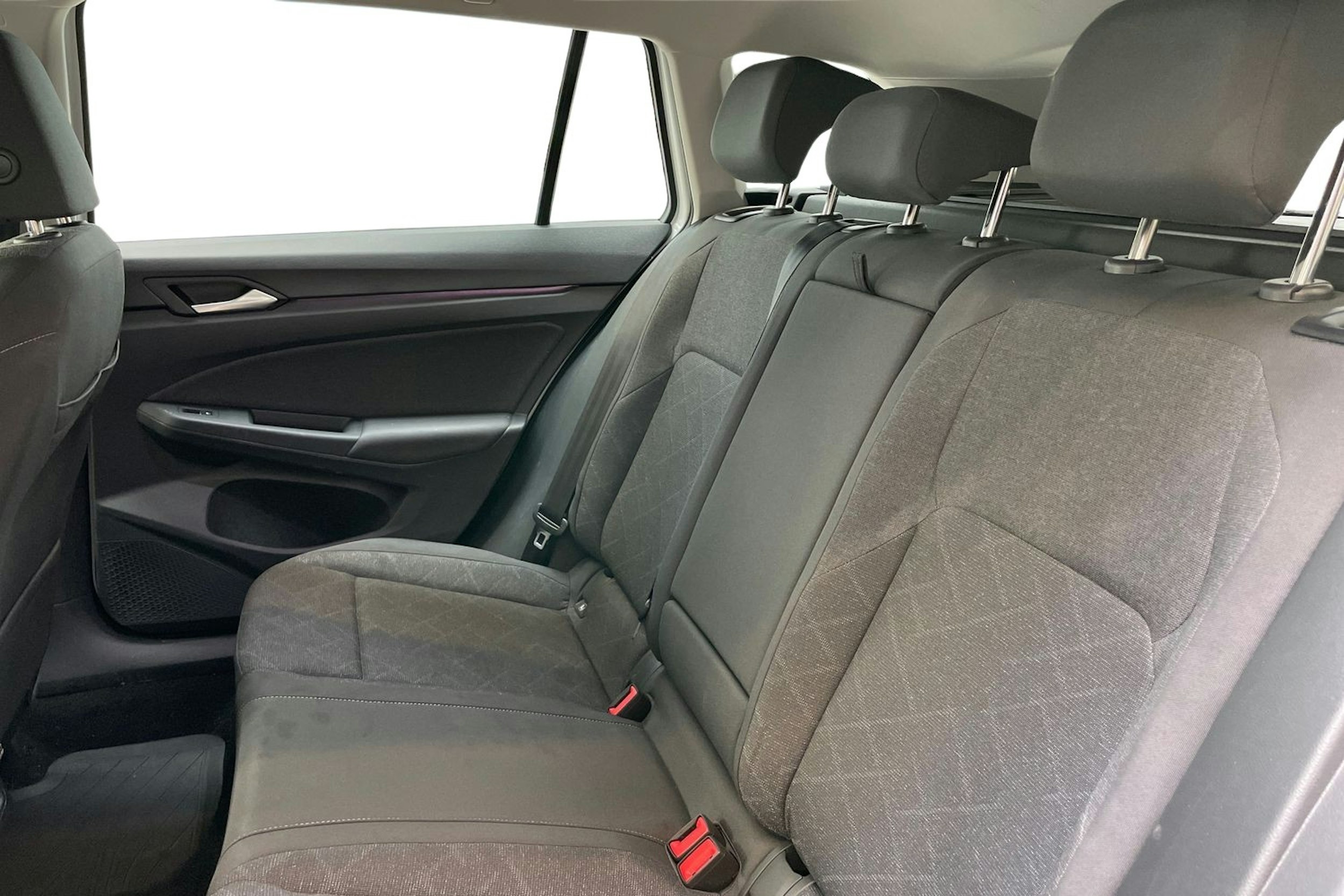 valkoinen Volkswagen Golf 2022 kuva 10.
